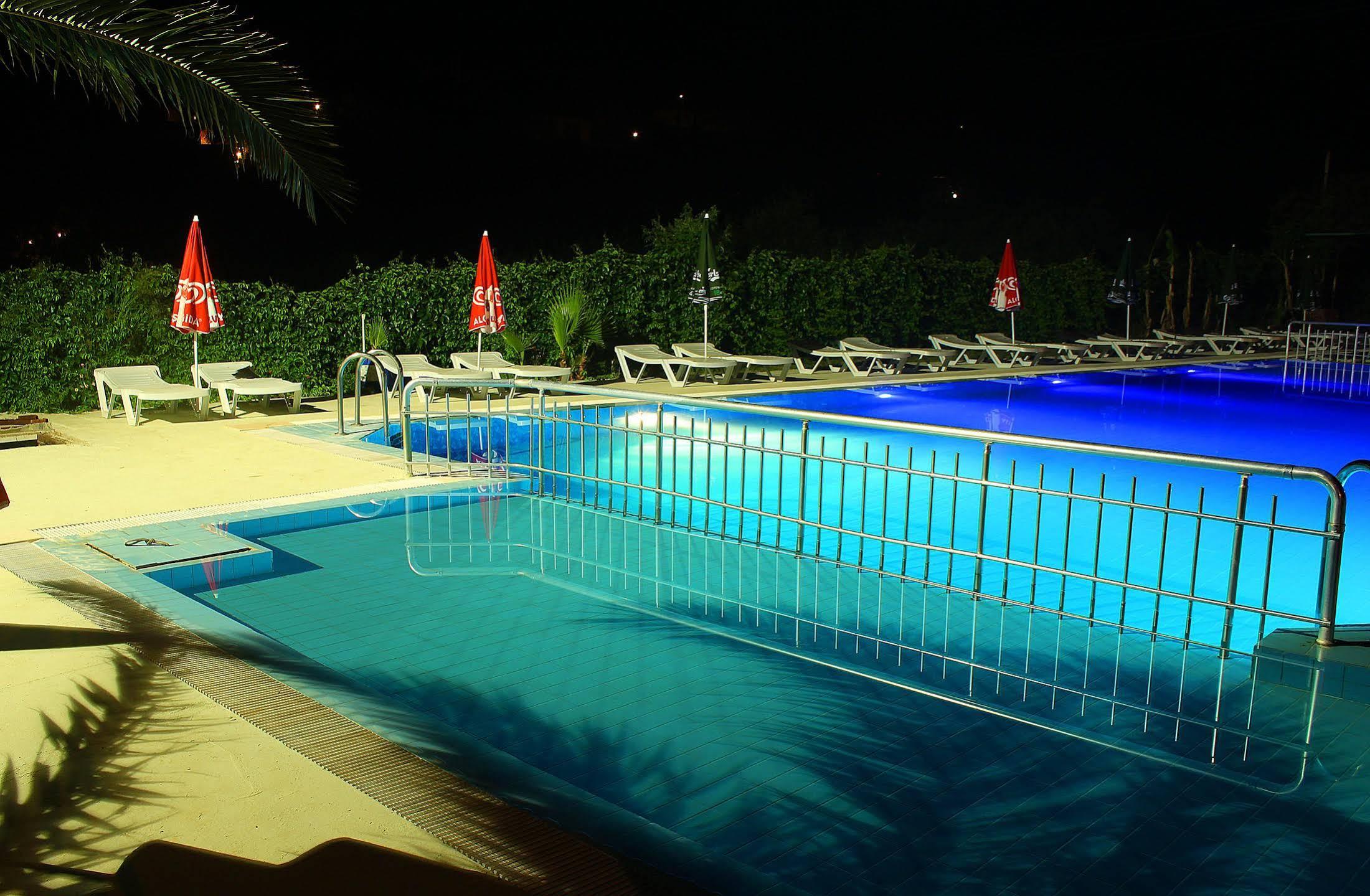 Verano Beach Hotel 伊丘美勒 外观 照片